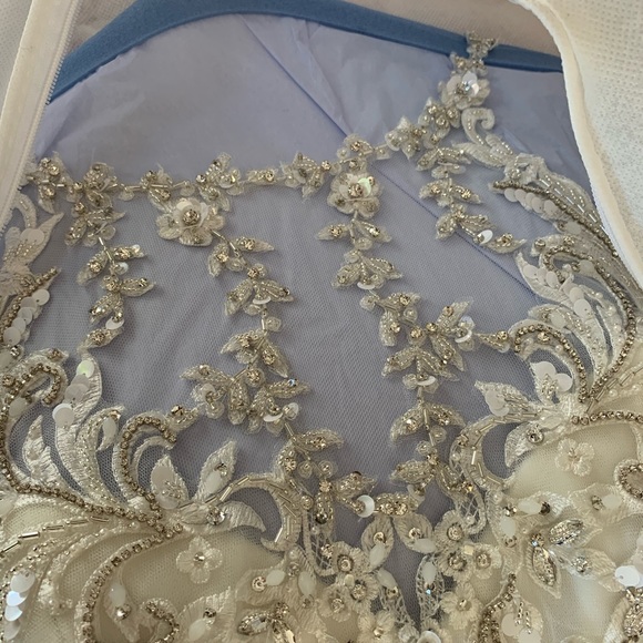 Wedding Dress 👀 | Maggie Sottero Size 4 (tag: Size 6) - Picture 12 of 13